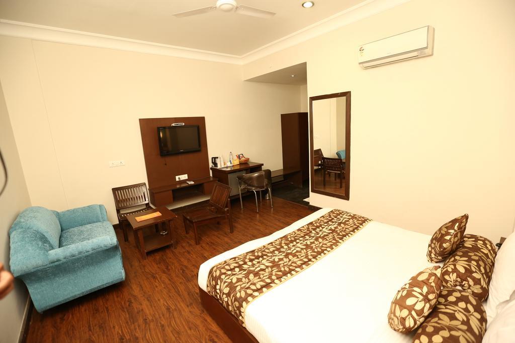 Click Hotel Kohinoor, Лудхиана Экстерьер фото